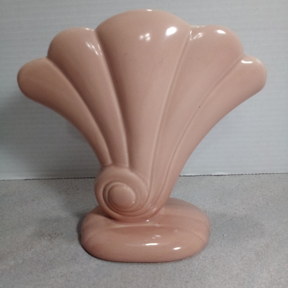 Red Wing Other - Vintage Red Wing Pottery Sea Shell Vase